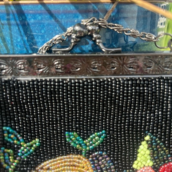 RARE VINTAGE 100% PURE SILK HAND BEADED FLORAL PURSE - Picture 9 of 11